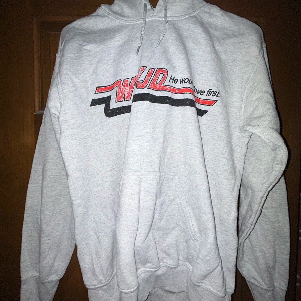 Gray and Red Graphic Pullover Hoodie